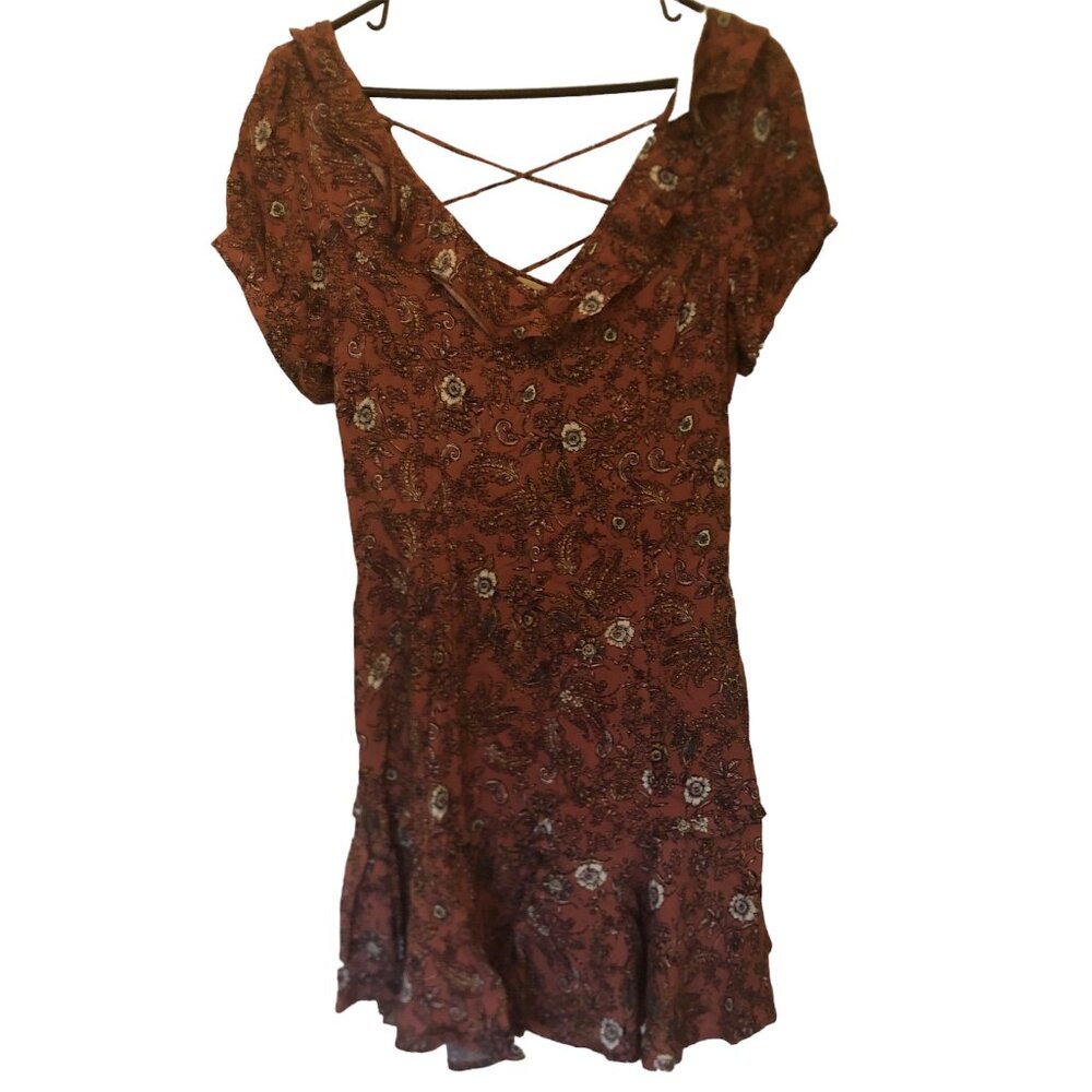 NWT Francesca's Blue Rain ruffle mini dress (mauve floral/paisley) sz M